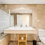 2199-apt With Terrace And Pools アパート *