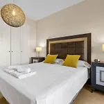 2199-apt With Terrace And Pools アパート マニルバ