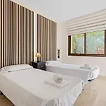 2199-apt With Terrace And Pools *