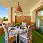 2199-apt With Terrace And Pools マニルバ