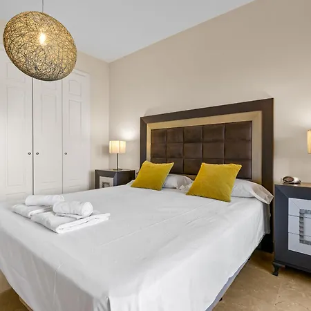 2199-apt With Terrace And Pools 아파트 마닐바
