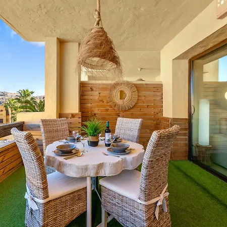 2199-apt With Terrace And Pools 마닐바