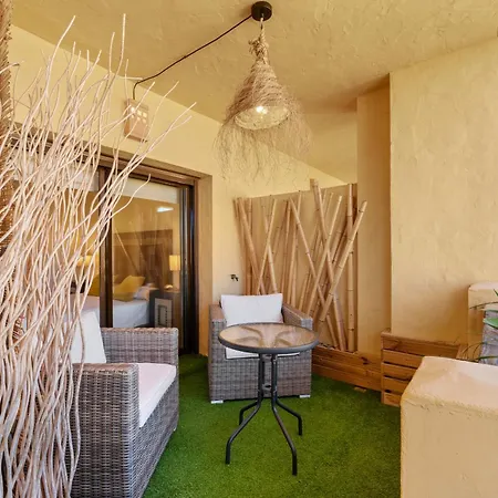 2199-apt With Terrace And Pools 아파트